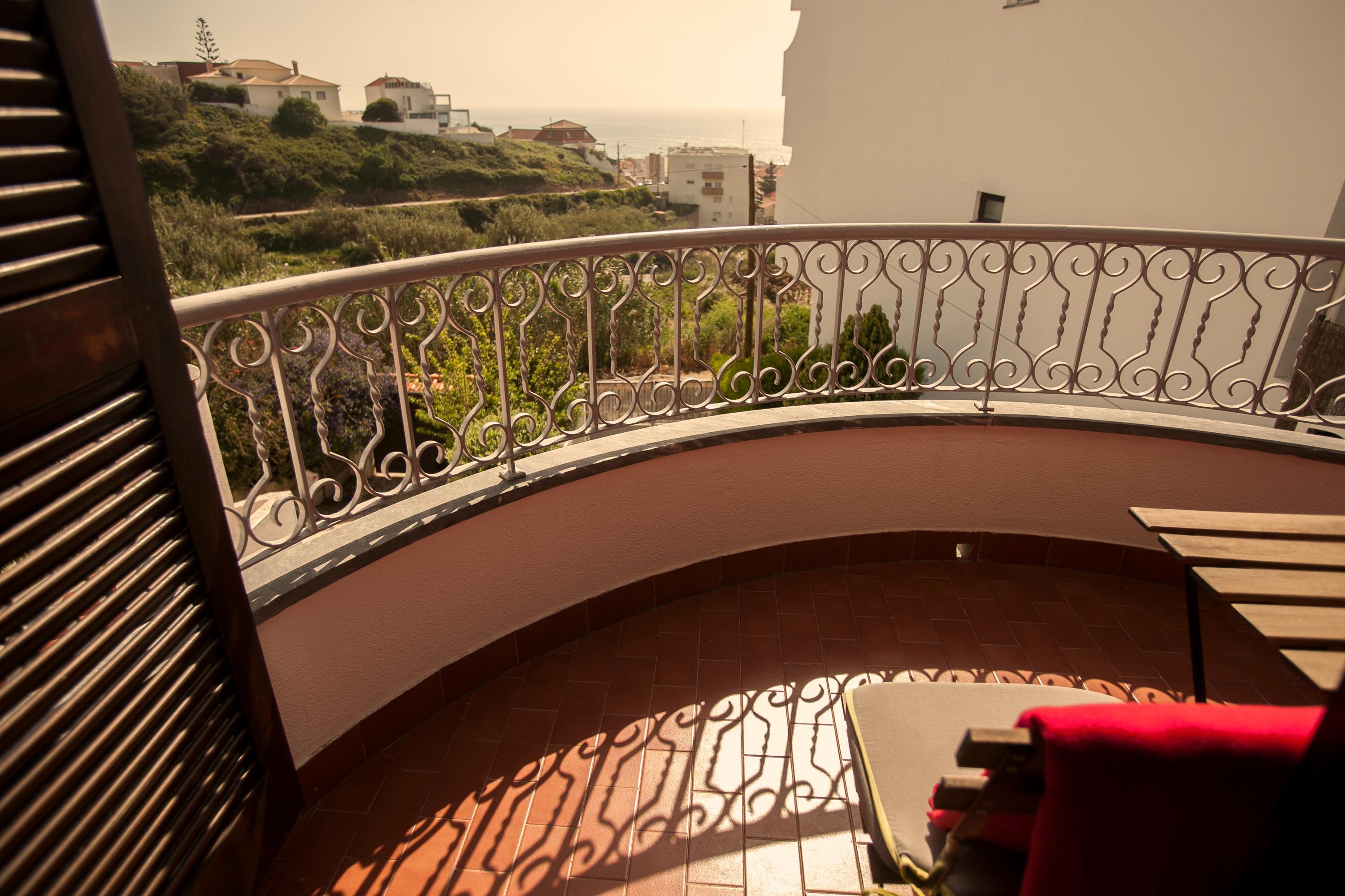 Ericeira Chill Hill Hostel & Private Rooms - Peach Garden Exterior photo